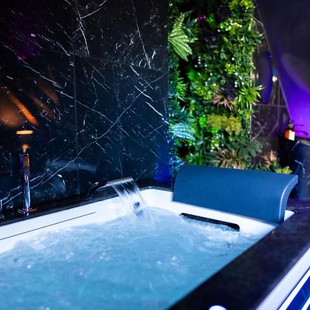 L'Evasion, Romantisme, Volupte & Jacuzzi Saumur Bagian luar foto